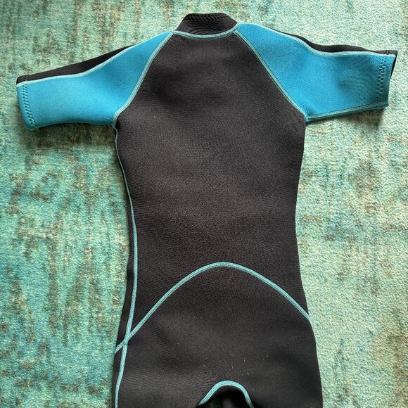 Kids size 4 wetsuit short sleeve 2mm thick neoprene - Picture 2 of 4